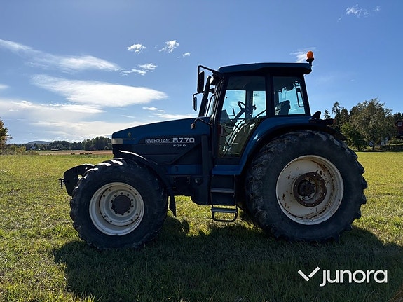 Traktor New Holland 8770 4WD 2 of 30