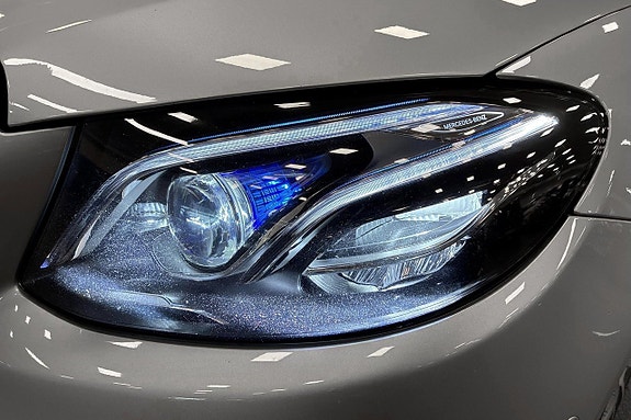 Mercedes-Benz E220 28 of 29