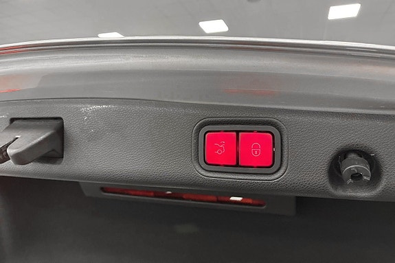 Mercedes-Benz E220 13 of 29