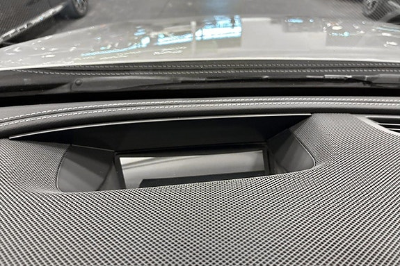 Mercedes-Benz E220 17 of 29