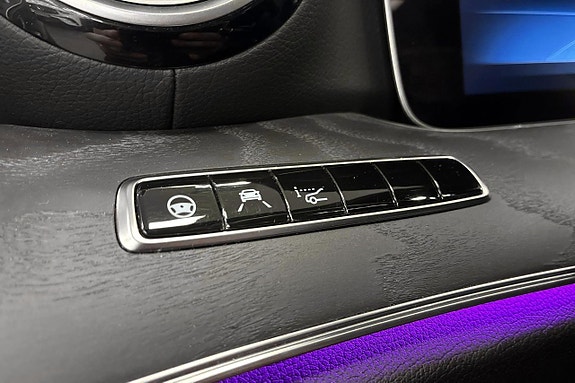 Mercedes-Benz E220 24 of 29