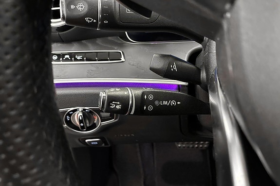 Mercedes-Benz E220 25 of 29