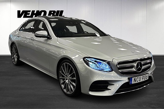 Mercedes-Benz E220 2 of 29