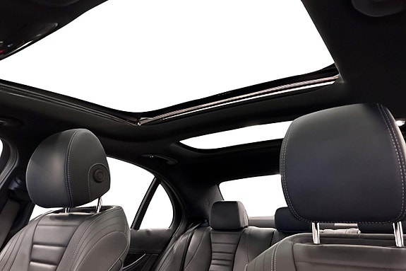 Mercedes-Benz E220 14 of 29