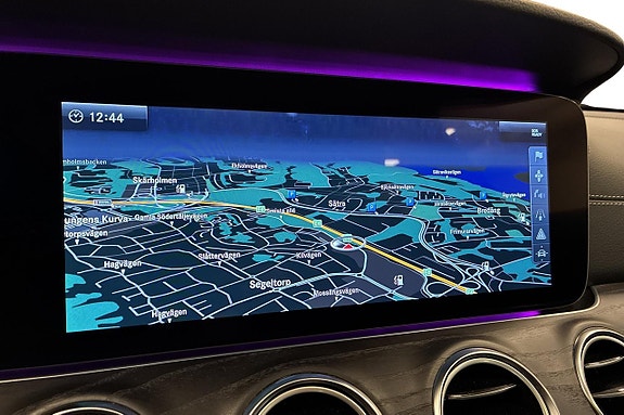 Mercedes-Benz E220 18 of 29