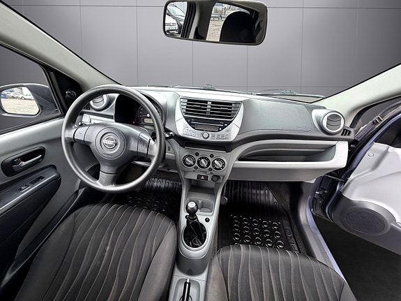 Nissan Pixo 8 of 14