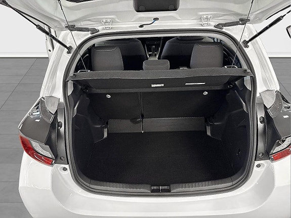 Toyota Yaris 7 of 13
