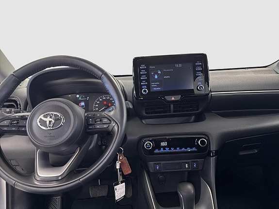Toyota Yaris 8 of 13
