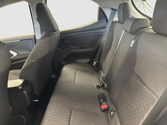Toyota Yaris 12 of 13