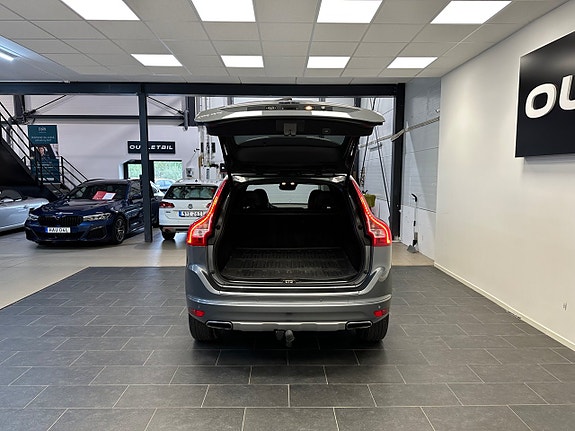 Volvo XC60 8 of 30