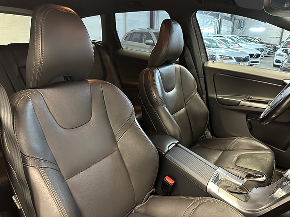 Volvo XC60 15 of 30