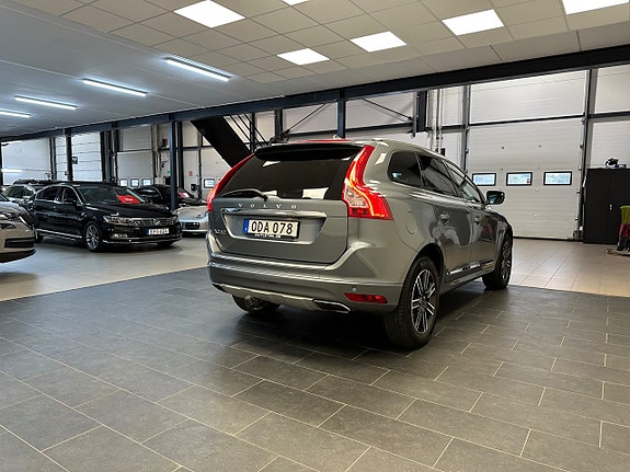 Volvo XC60 10 of 30