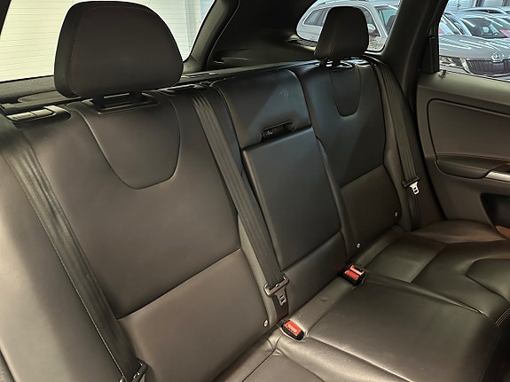 Volvo XC60 19 of 30