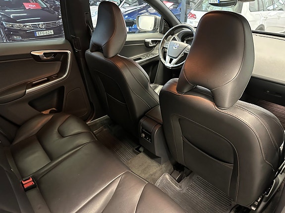 Volvo XC60 17 of 30