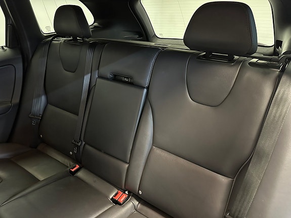 Volvo XC60 18 of 30