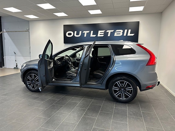 Volvo XC60 3 of 30