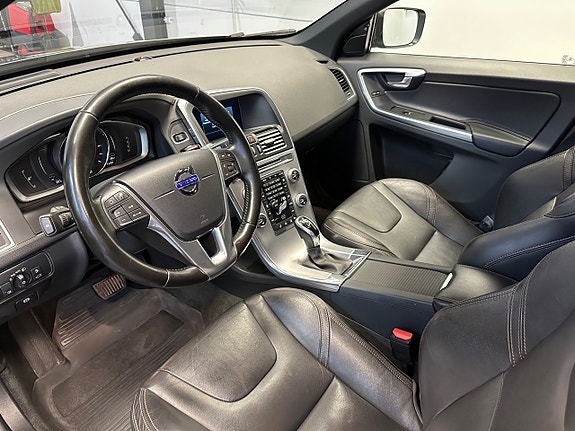 Volvo XC60 12 of 30