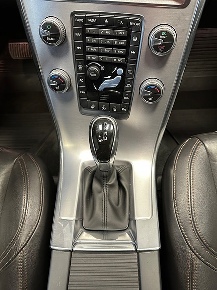 Volvo XC60 24 of 30