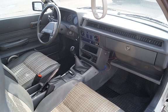 Subaru 1800 11 of 27