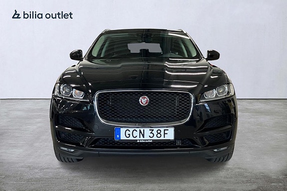 Jaguar F-PACE 8 of 29