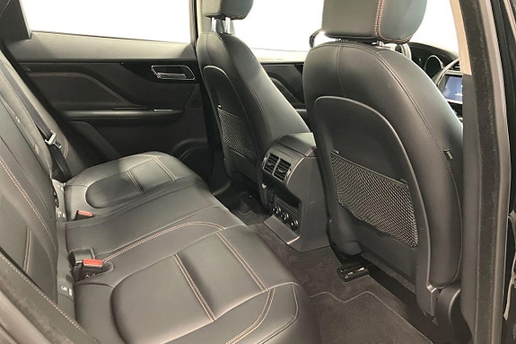 Jaguar F-PACE 11 of 29