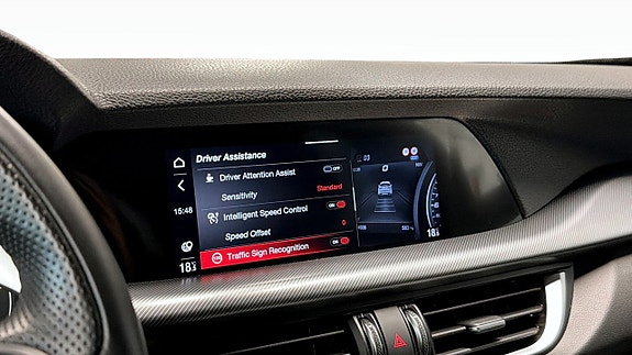 Alfa Romeo Stelvio 15 of 24