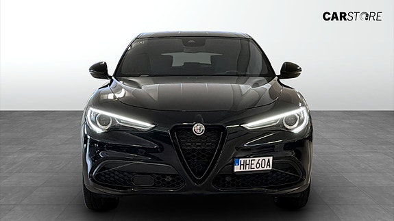 Alfa Romeo Stelvio 8 of 24