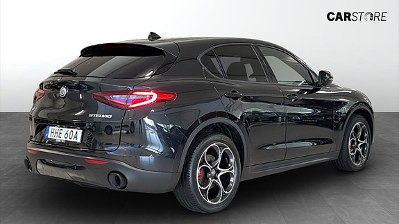 Alfa Romeo Stelvio 2 of 24