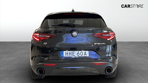 Alfa Romeo Stelvio 7 of 24