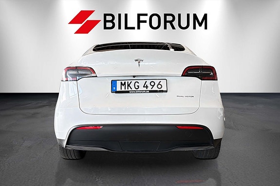 Tesla Model Y 4 of 16