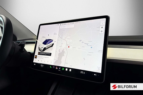 Tesla Model Y 9 of 16