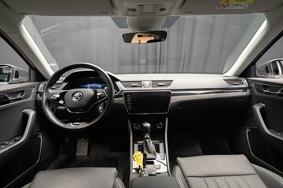 Skoda Superb 14 of 29