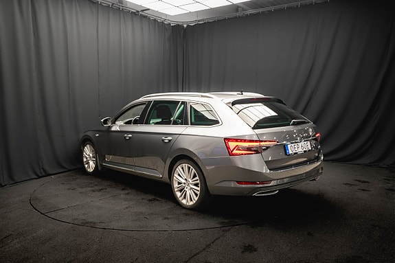 Skoda Superb 9 of 29