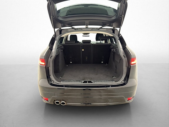 Jaguar F-PACE 21 of 21