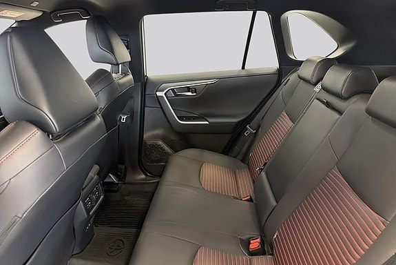 Toyota RAV4 9 of 22