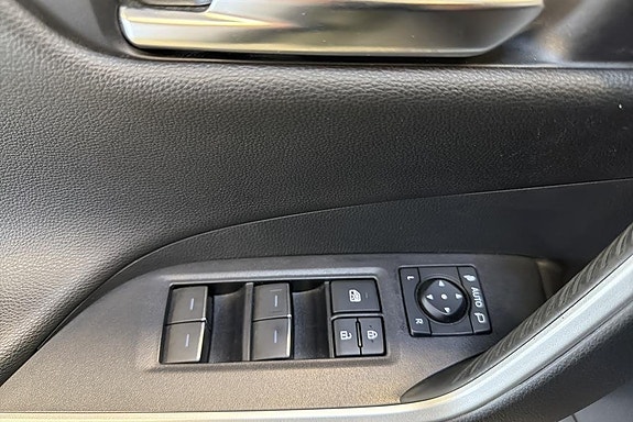 Toyota RAV4 18 of 22