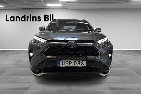 Toyota RAV4 2 of 22