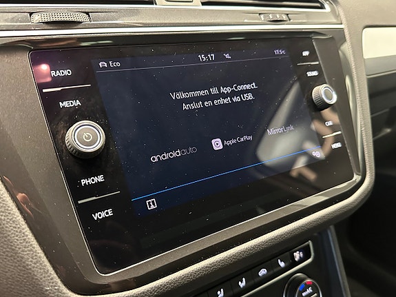 Volkswagen Tiguan 24 of 27