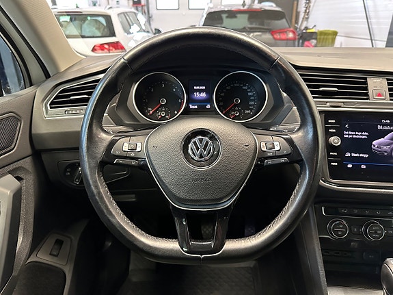 Volkswagen Tiguan 19 of 27