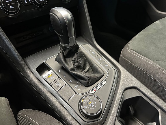 Volkswagen Tiguan 22 of 27