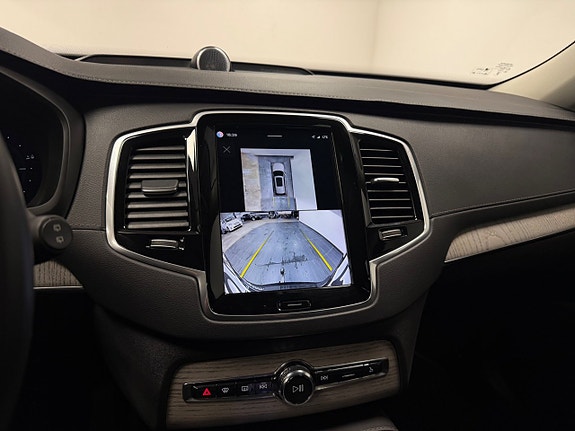 Volvo XC90 15 of 22