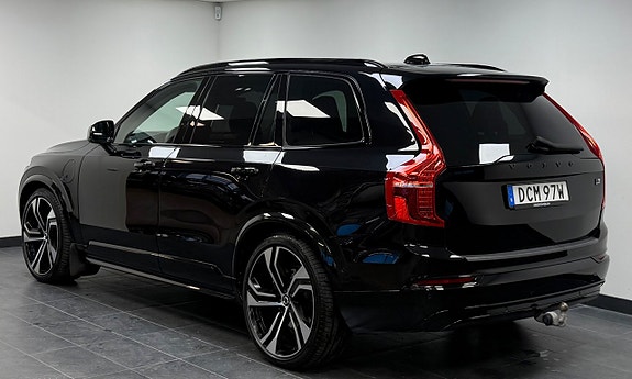 Volvo XC90 2 of 22