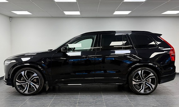 Volvo XC90 3 of 22
