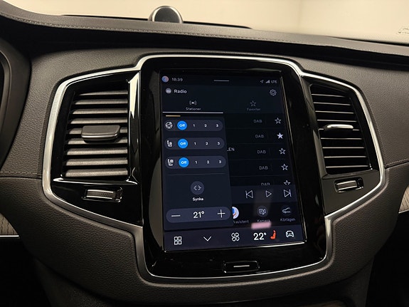 Volvo XC90 14 of 22