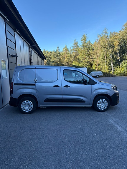 Peugeot Partner 2 of 6