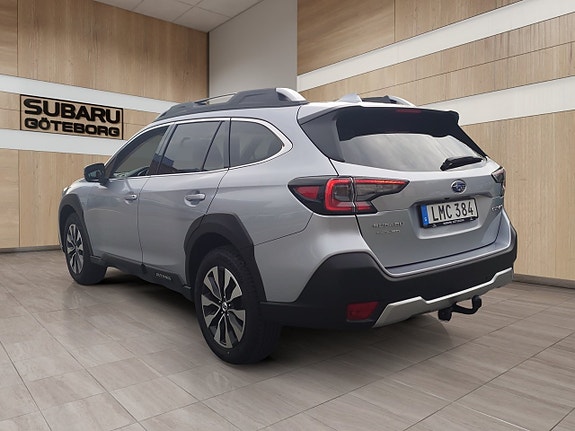 Subaru Outback 2 of 8