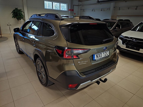 Subaru Outback 4 of 14