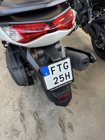 Yamaha NMAX 155 - EN Ägare, Uttagen ny 2025 2 of 10