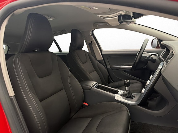Volvo V60 23 of 28