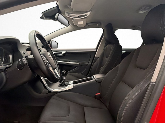 Volvo V60 12 of 28